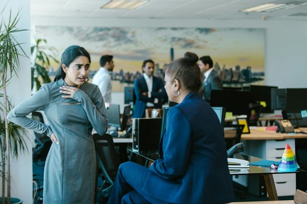 What are the key steps to establish a business in the UK?